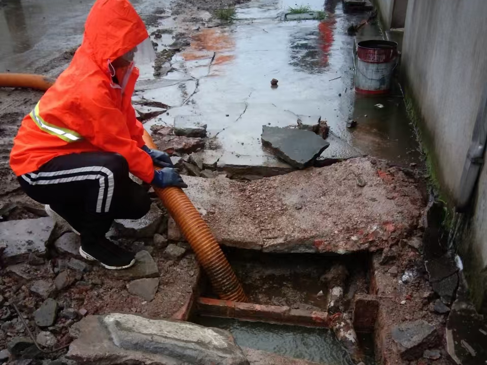 湘西专业清理污水池 炜誉市政以规范流程守护城市 “肠道”